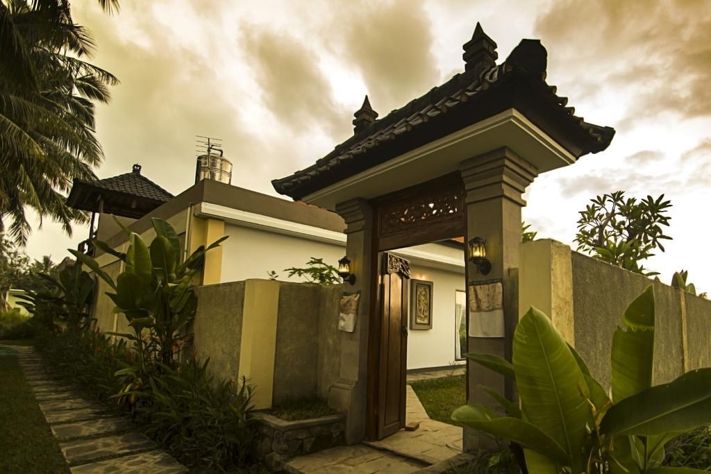 Ubud Lestari Villa Экстерьер фото